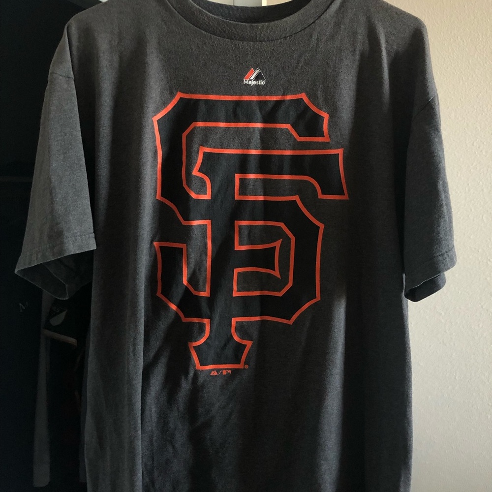 SF Giants t shirt